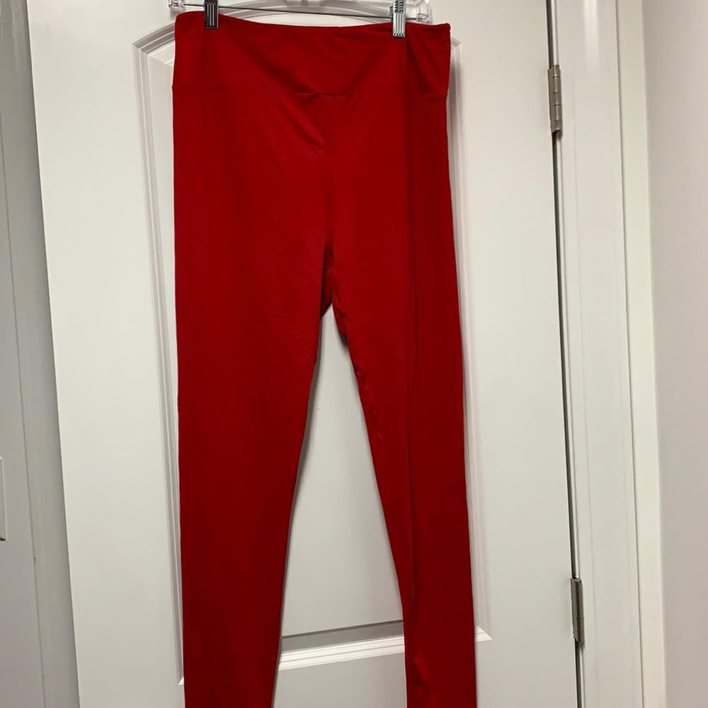 NWOT TC Solid Red Lularoe leggings